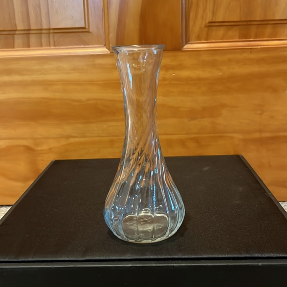 Vases - Picture 2 of 6